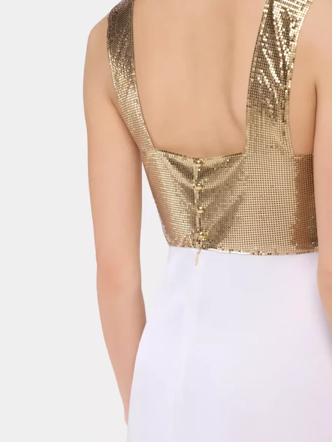 Asymmetrisches Kleid aus Mesh und Satin