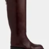 Burgunderrote Stiefel aus glattem Leder