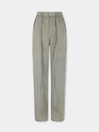 Cargohose aus technischem Gewebe