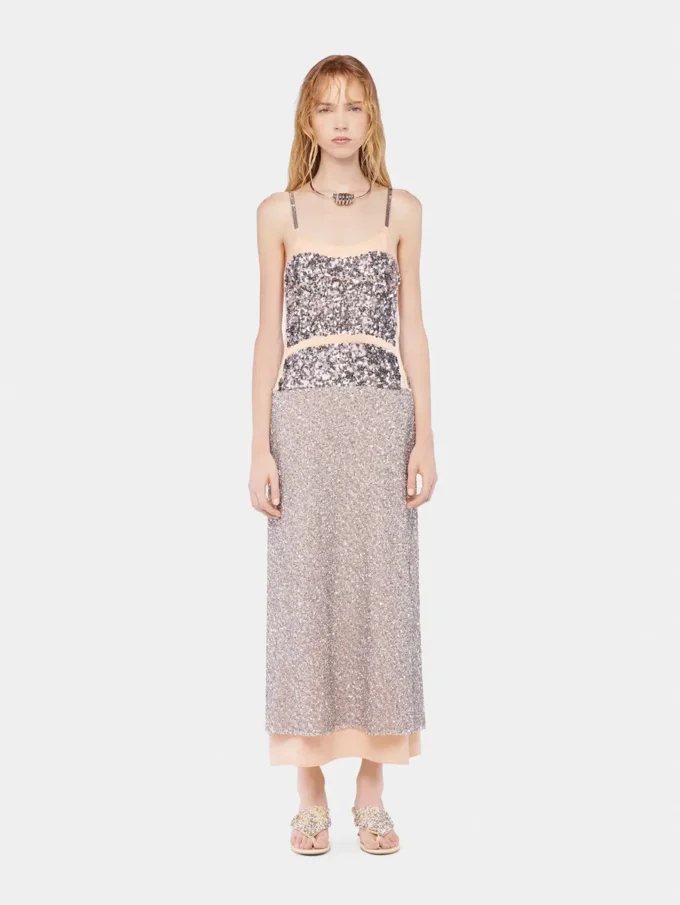 Chiffonkleid mit silbernen Pailletten