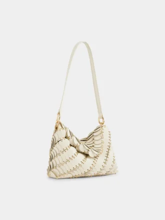 Cremefarbene Paco-Schultertasche aus Kalbsleder