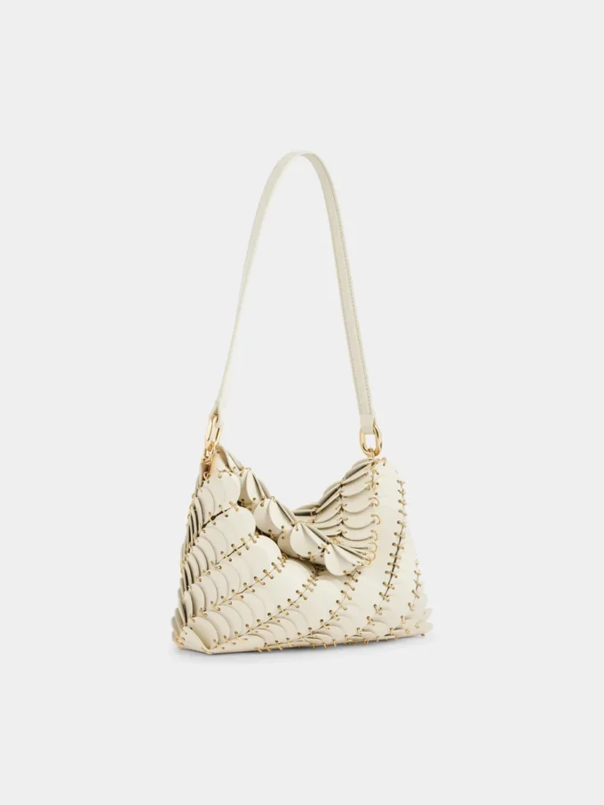 Cremefarbene Paco-Schultertasche aus Kalbsleder