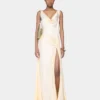 Cremefarbenes, langärmeliges, ärmelloses Jerseykleid
