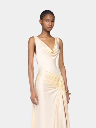 cremefarbenes langrmeliges rmelloses jerseykleid 2 330x439 - Cremefarbenes, lang&auml;rmeliges, &auml;rmelloses Jerseykleid
