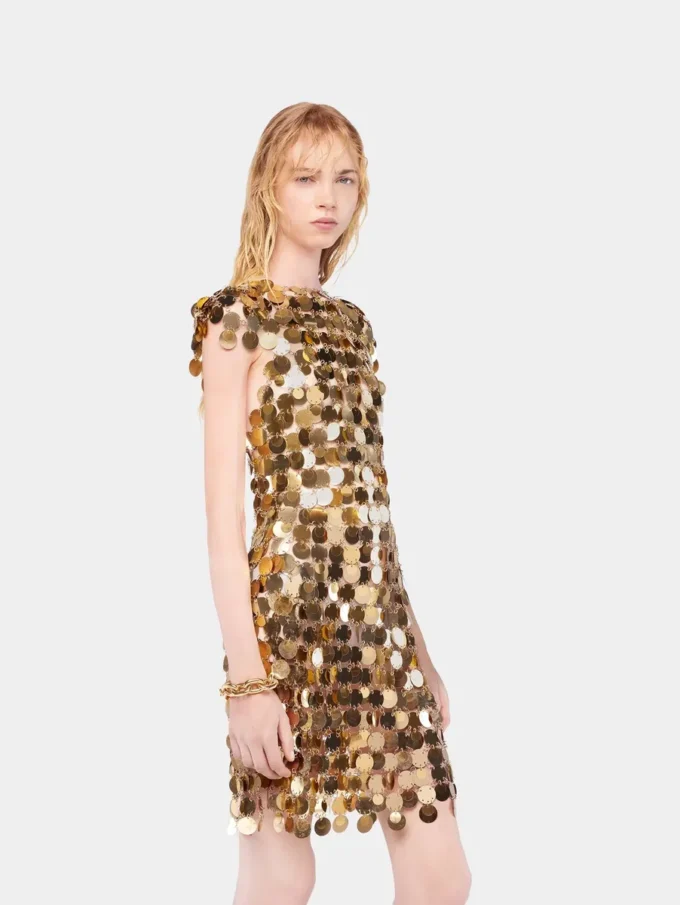 Das ikonische goldene Sparkle-Disc-Kleid Das ikonische goldene Sparkle-Disc-Kleid
