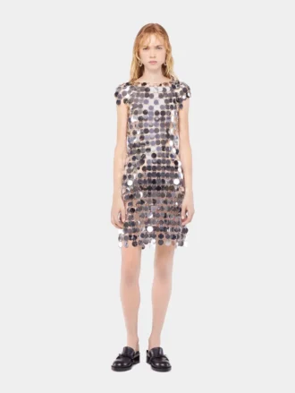 Das ikonische silberne Sparkle-Kleid mit Scheiben