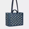 Denimblaue Tragetasche aus Raffia