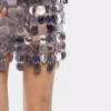 Der Rock mit silbernen Glitzerplättchen