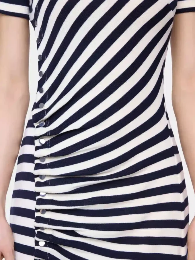 Drapiertes Midikleid aus Wolle