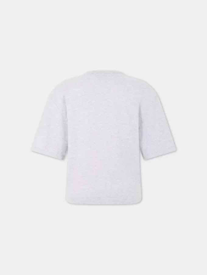 Graues T-Shirt mit Piercing