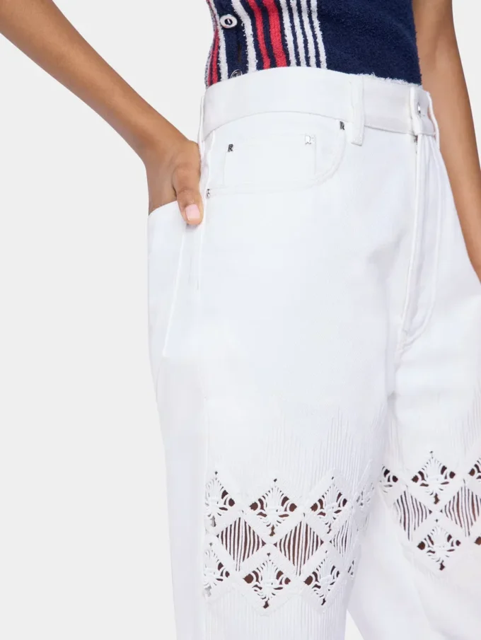 Hose aus Denim mit Stickdetails