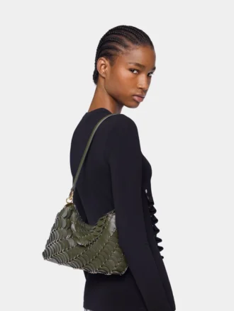 Khaki-farbene Paco-Schultertasche aus Kalbsleder
