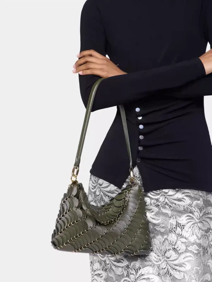 Khaki-farbene Paco-Schultertasche aus Kalbsleder