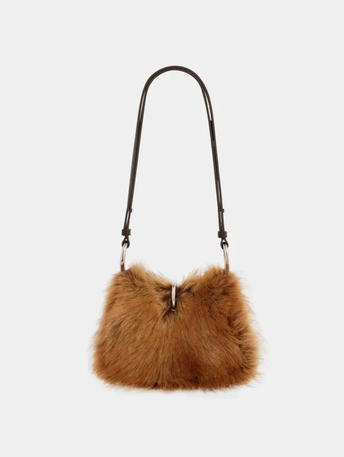 Kleine Ledertasche mit Ring