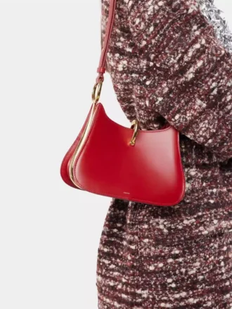 Kleine Ledertasche mit Ring