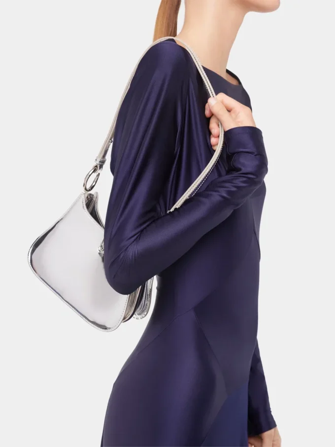 Kleine Ledertasche mit Ring