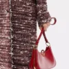 Kleine Ledertasche mit Ring