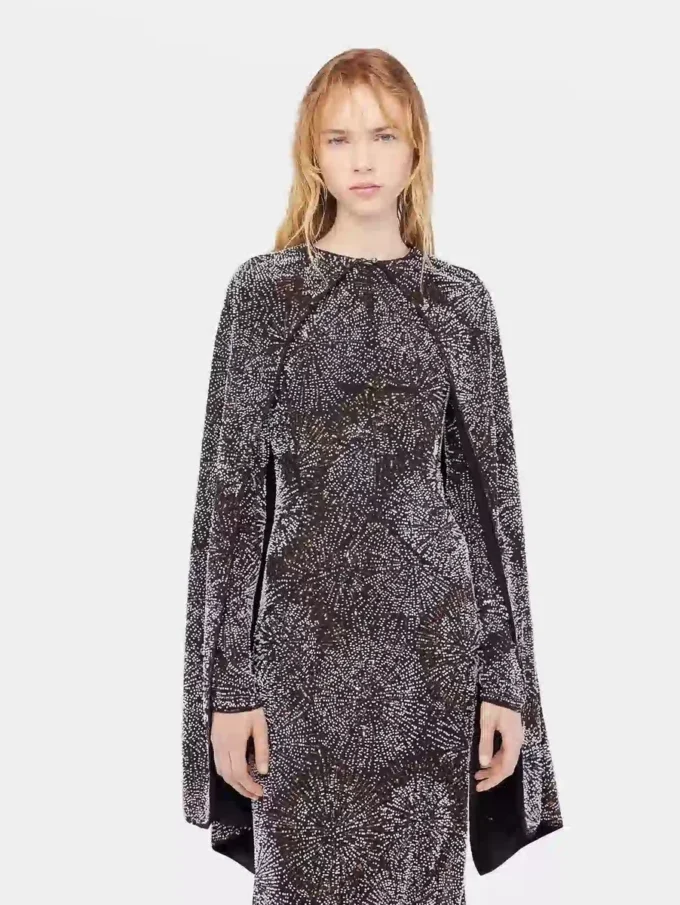 Kreppkleid mit Perlenstickerei