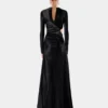 Langes, drapiertes Samtkleid