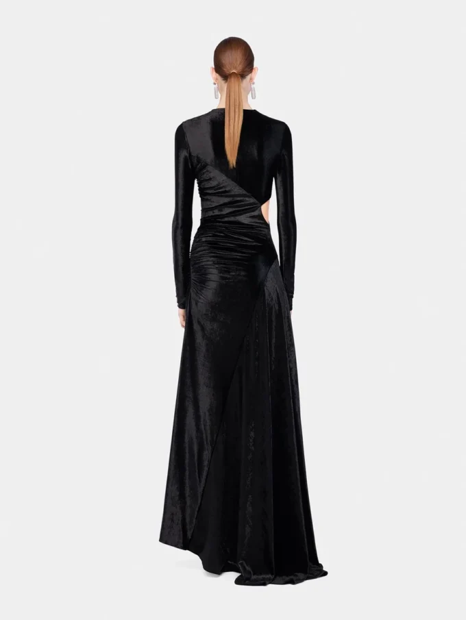 Langes, drapiertes Samtkleid