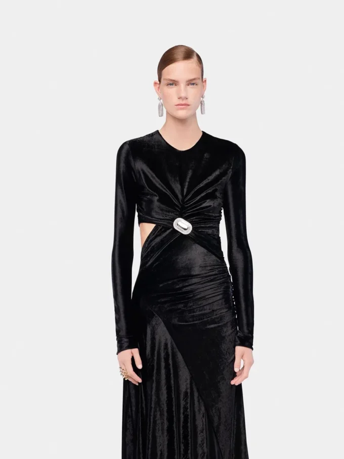 Langes, drapiertes Samtkleid