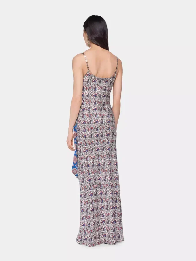 Langes Kleid aus bedrucktem Satin