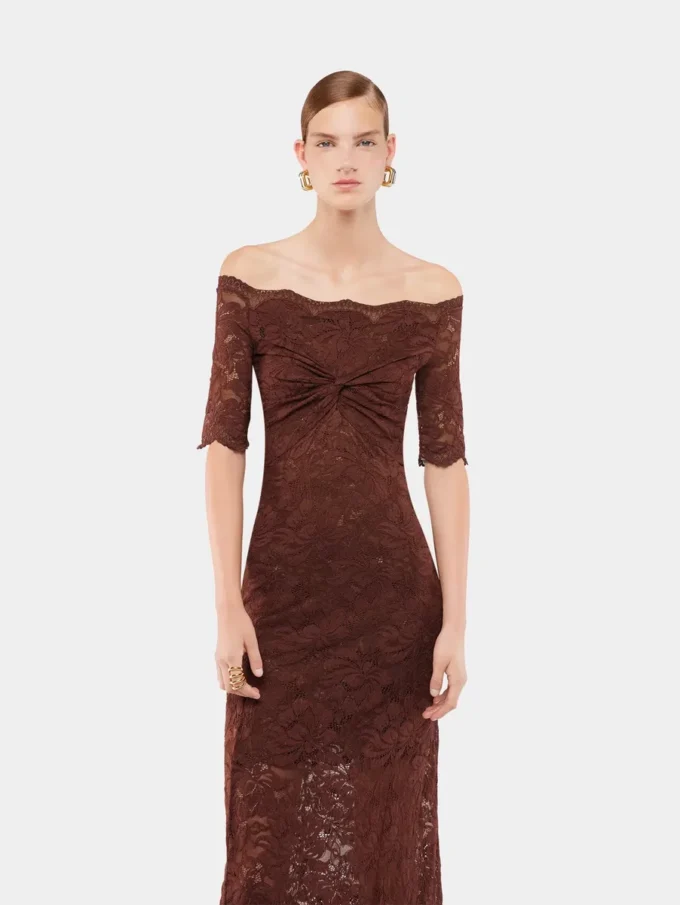 Langes Kleid aus Spitze