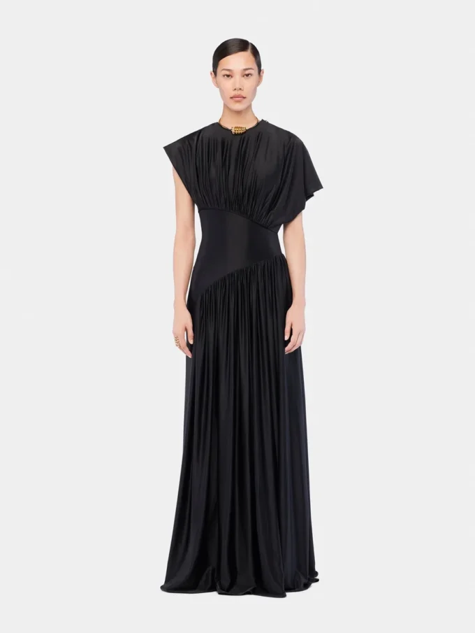 Langes Kleid mit gerafften Details