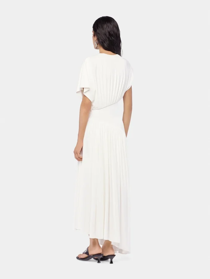 Langes Kleid mit gerafften Details
