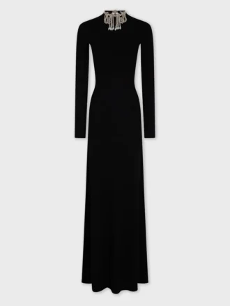 Langes, rückenfreies Strickkleid mit Stickereien