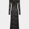 Langes schwarzes Spitzenkleid mit Bardot-Ausschnitt