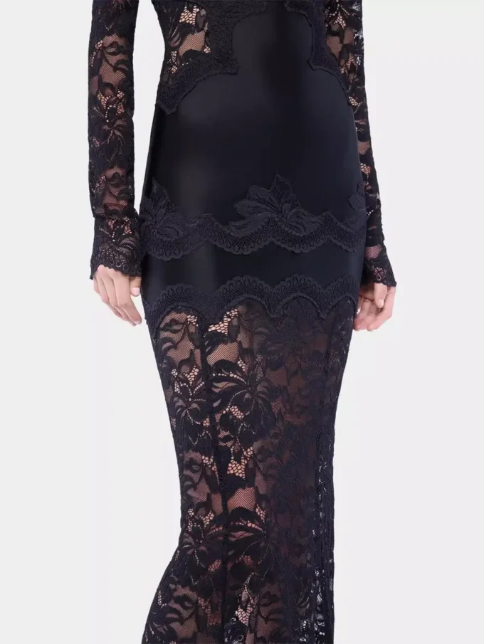 Langes Spitzenkleid