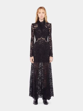 Langes Spitzenkleid mit Cut-Out-Details