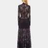 Langes Spitzenkleid mit Cut-Out-Details