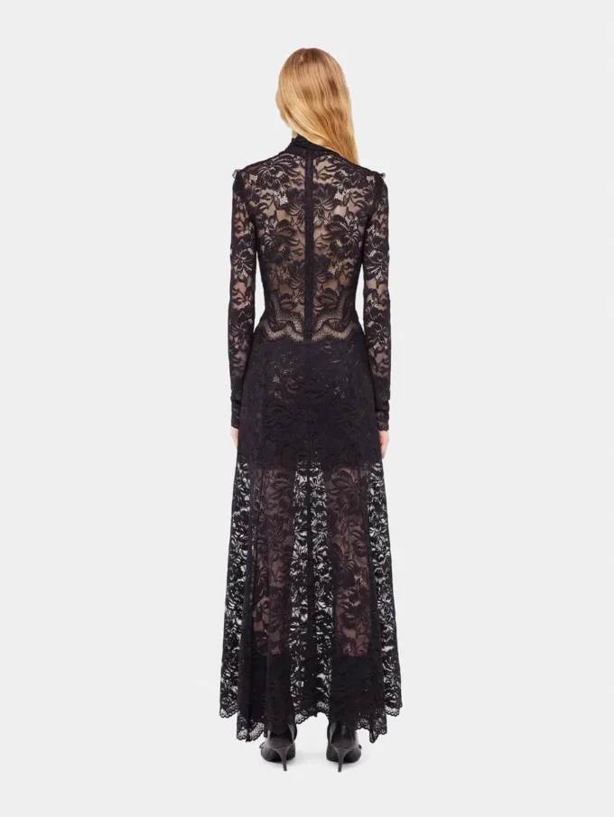 Langes Spitzenkleid mit Cut-Out-Details