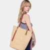 Natürliche Raffia-Tasche mit Anhängern