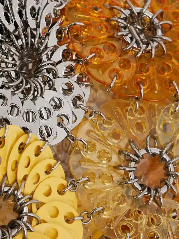 Orangefarbene Tasche „Flower 1969”