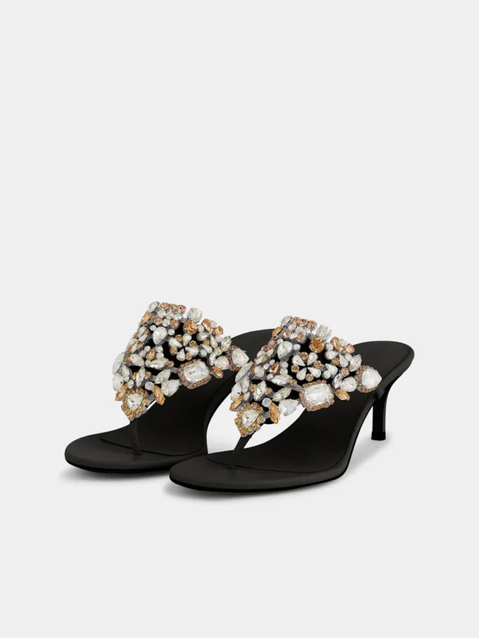 Sandalen mit Kitten-Absatz und Strass
