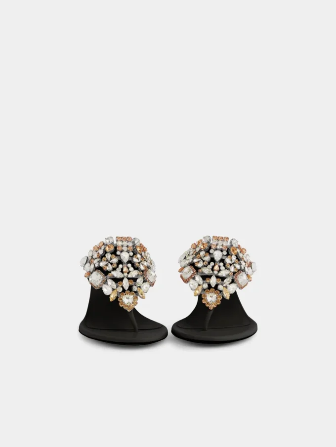 Sandalen mit Kitten-Absatz und Strass