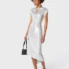 Silbernes Drapé-Pression-Kleid aus Lurex Silbernes Drapé-Pression-Kleid aus Lurex