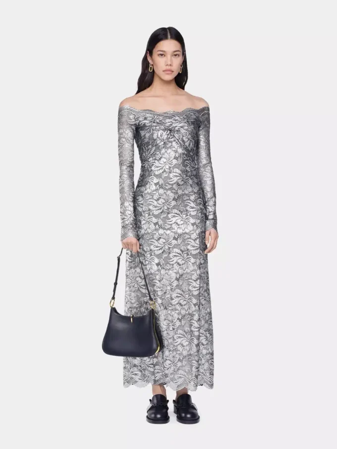 Silbernes langes Kleid aus Spitze