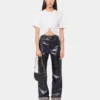Weißes T-Shirt mit Piercing