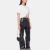 Weißes T-Shirt mit Piercing