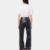 Weißes T-Shirt mit Piercing
